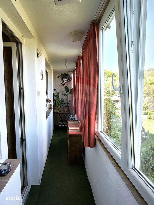 Apartament cu 3 camere decomandate, etaj 2 - cartier Gura Campului