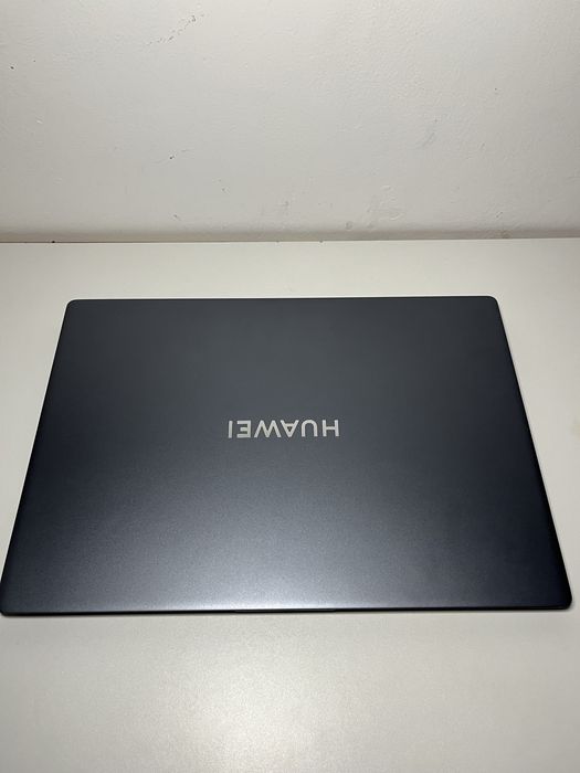 Срочно продам Huawei MateBook D16 (16/512, i5)