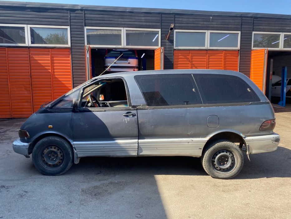 Продам toyota previa