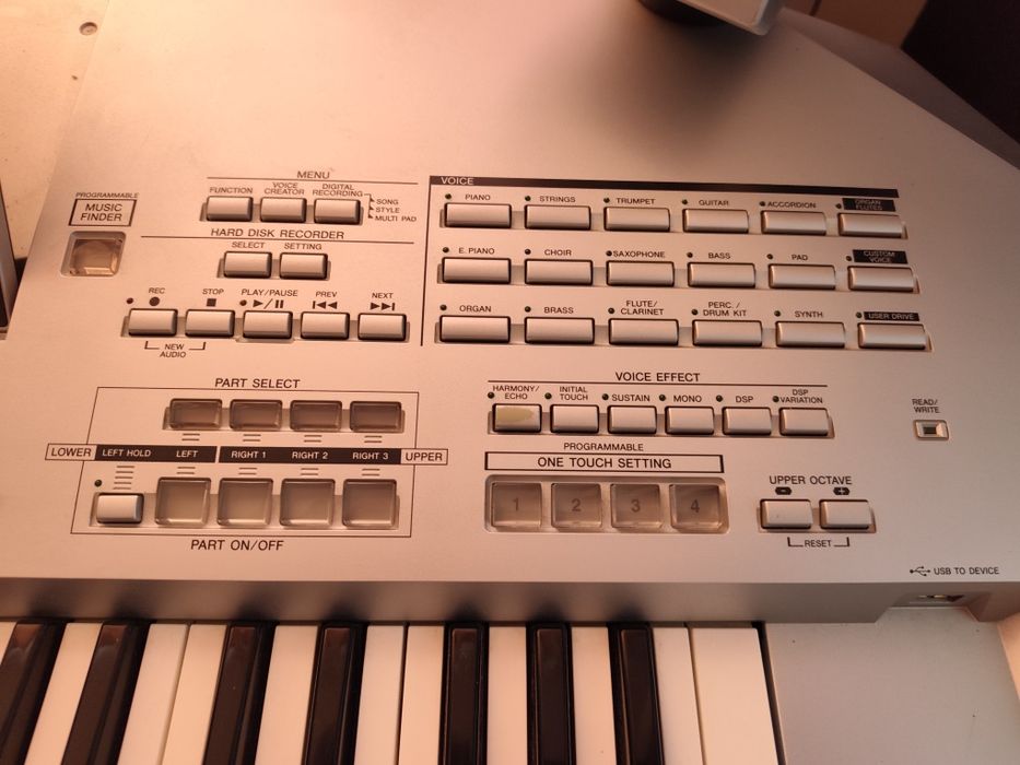 Vând orga Yamaha tyros 2