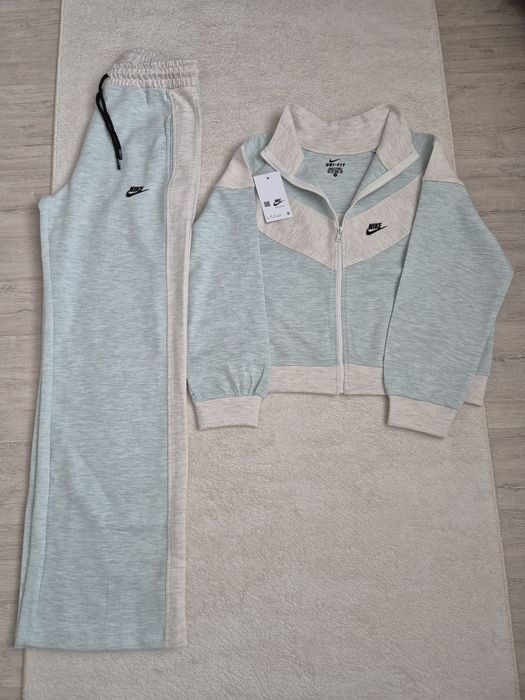 Дамски екип  не ватиран