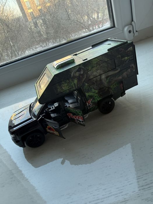 Металлическая машинка