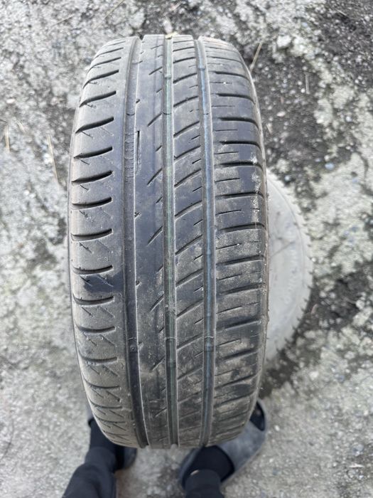 Продам комплект резины 185/65/14