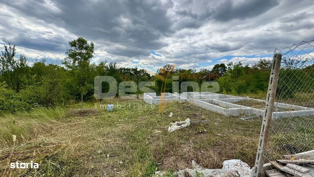 Teren intravilan cu fundatie - Strada Dimitrie Cantemir
