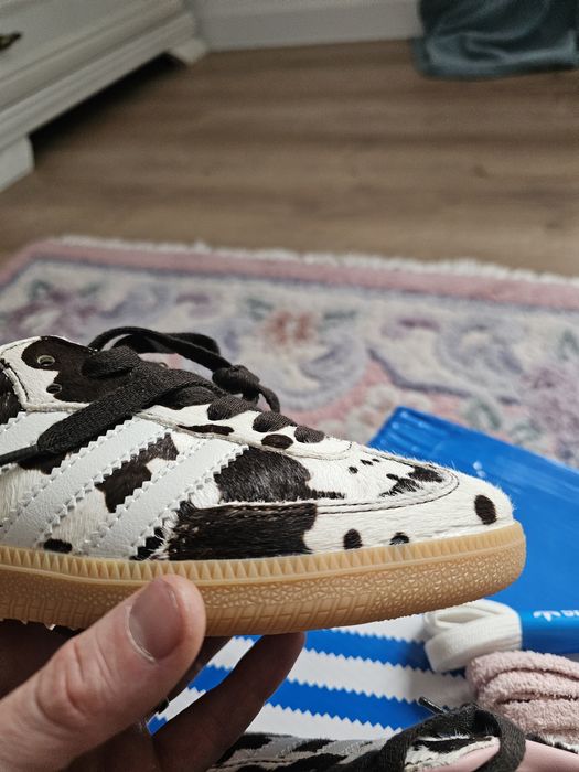 Adidas cow print 37 true to size, piele