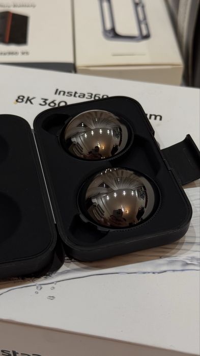 Insta360 X5 комплект