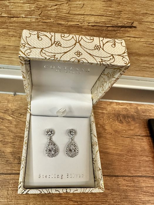 Елегантни сребърни обеци