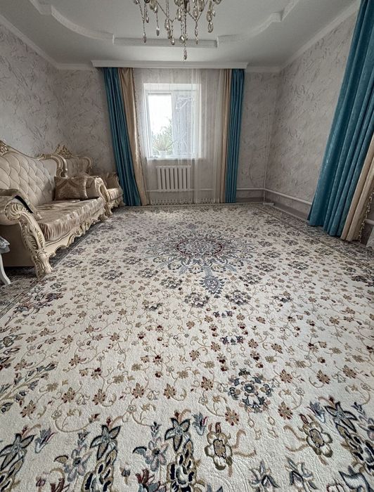 Ковер почти новый