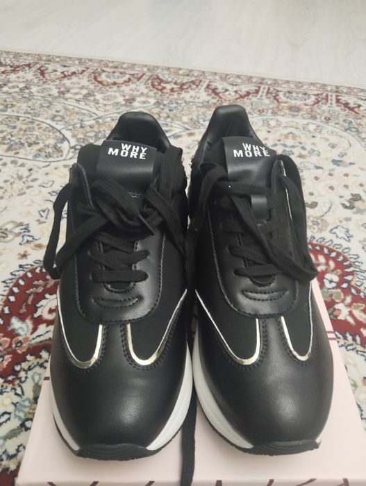 Натуральные кроссовки