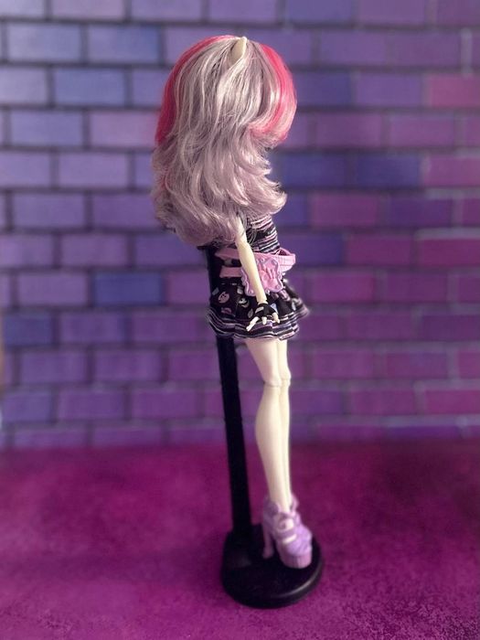 papusa monster high Catrine DeMew