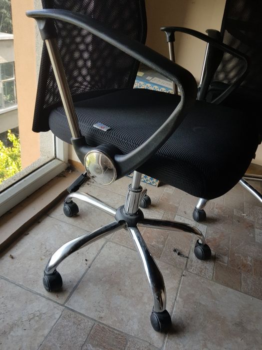 Офис стол на части. Кръстачка , амортисьор , подлакътник, шина, стойка