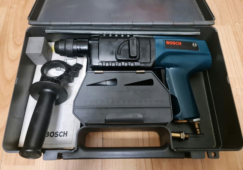 BOSCH rotopercutor pneumatic profesional SDS-Plus, 5 bari, 15 l/s
