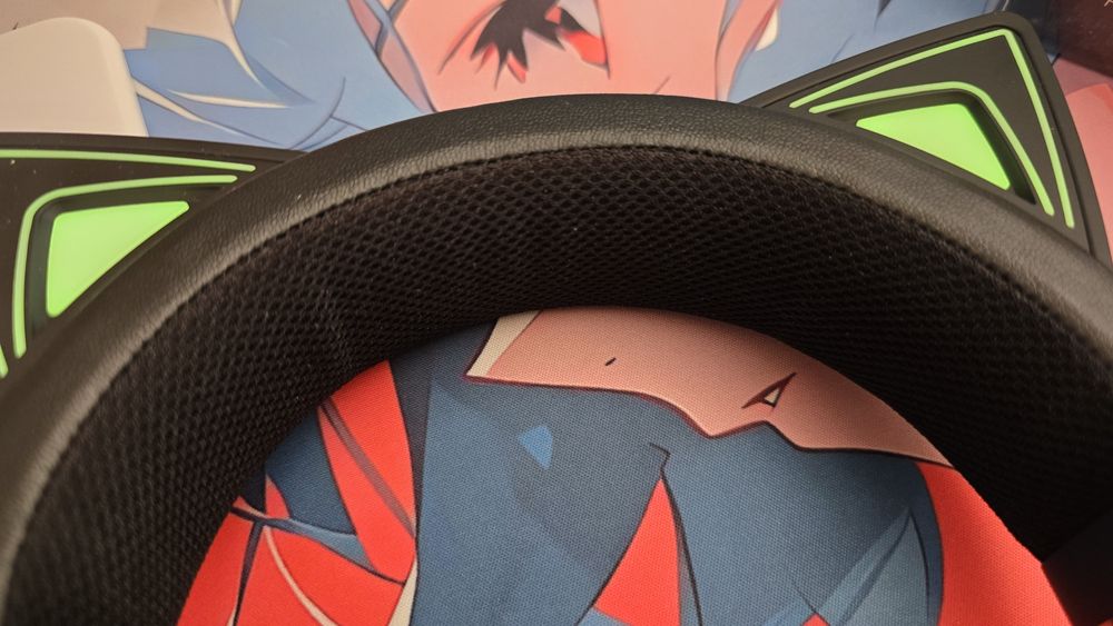 ЧИСТО НОВИ RAZER KRAKEN Kitty Edition USB