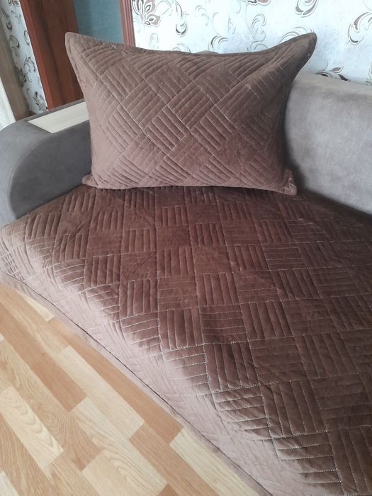 Продам новый комплект на диван