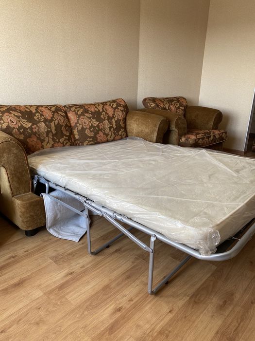 Продам диван + 2 кресла