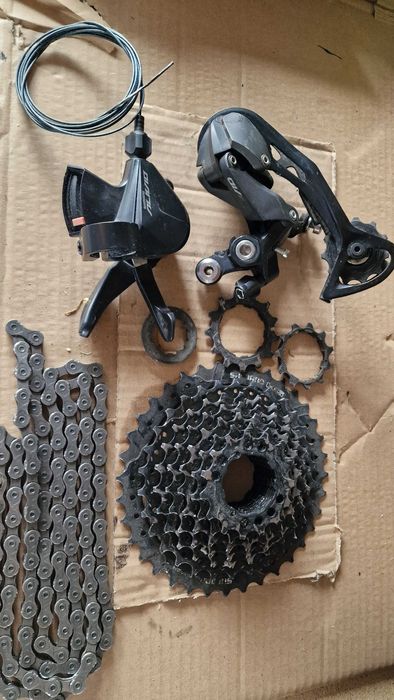 Schimbator 9 viteze Shimano kit complet caseta cu lant