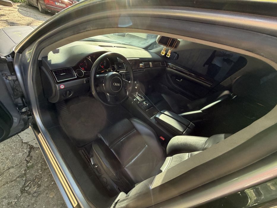 Audi a8  4.2 бензин 2004 година