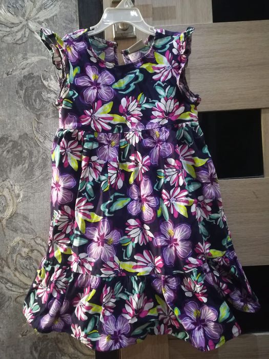 Продам платья на девочку