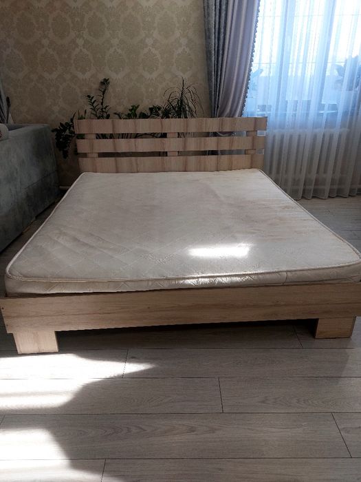 Продам кровать двухспальный