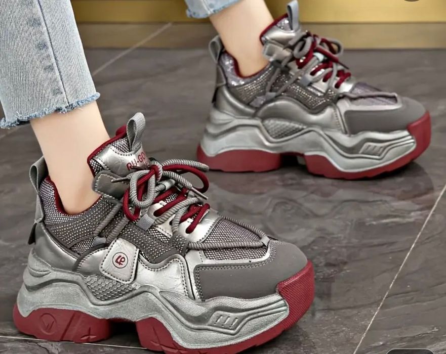 Дамски ефектни маратонки