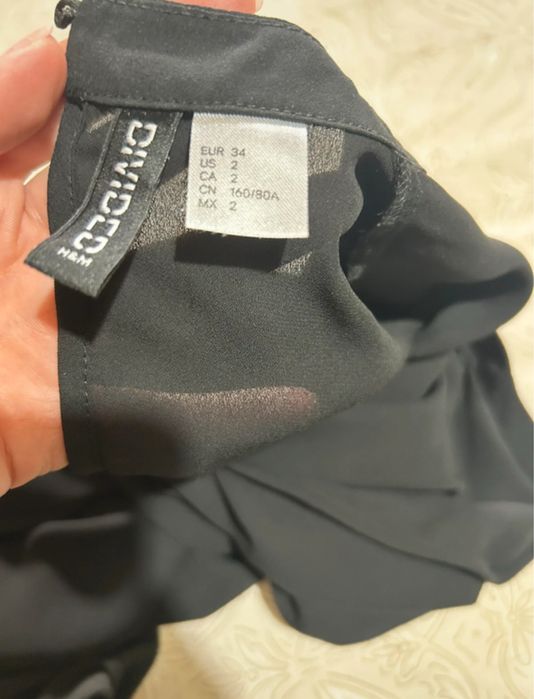 Bluză H&M, neagră, superbă.