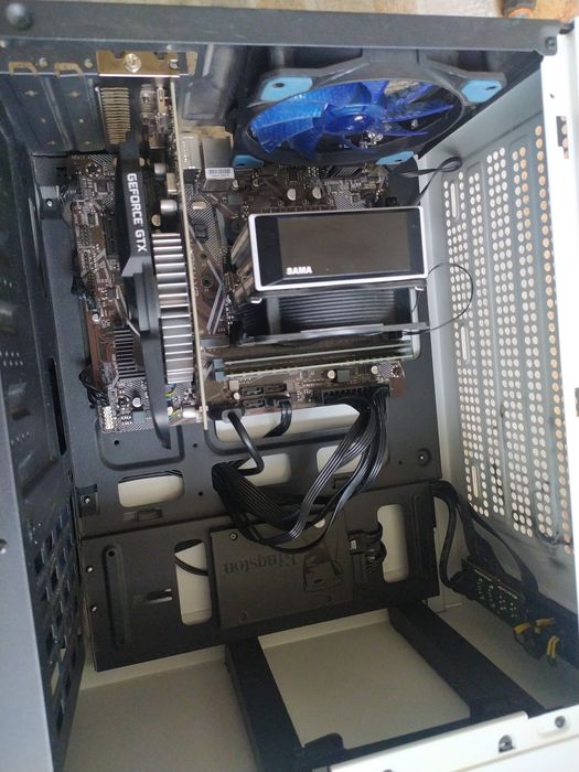 Компьютер        .