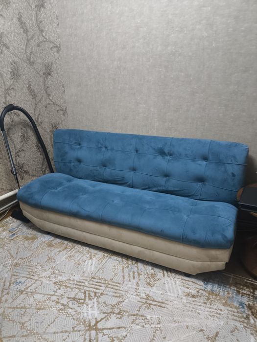 Продается отличный диван
