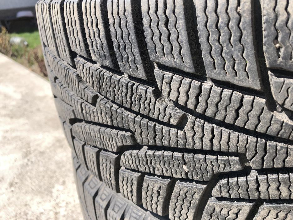 Зимние шины комплект