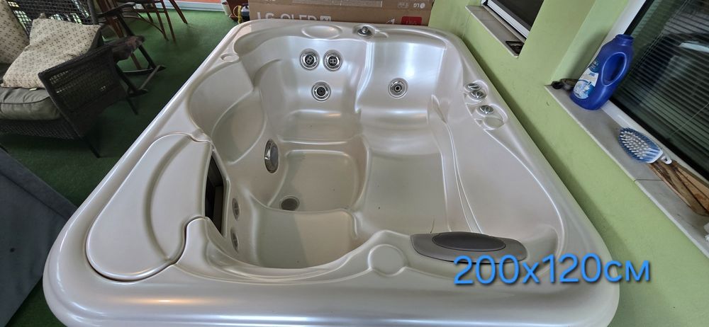 Джакузи HotSpring JetSetter