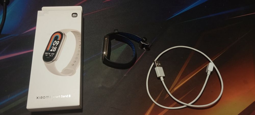 Mi smart band 8 в отличном состоянии