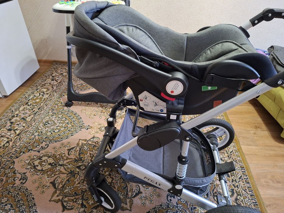 Продам коляску 2 в 1 Зима Лето