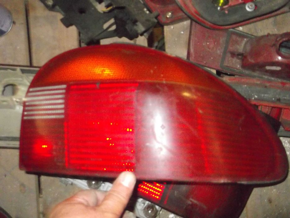 Десен стоп за Форд Мондео 95 год хечбек