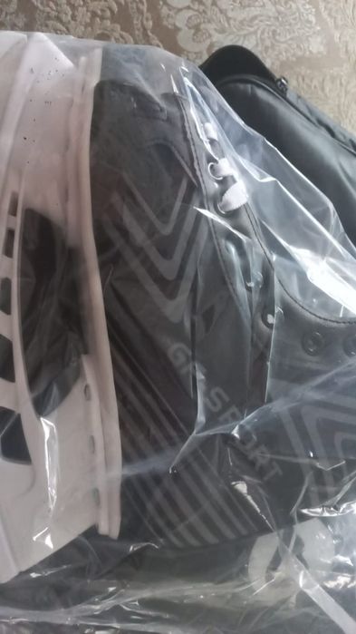 Продам коньки в норм сост