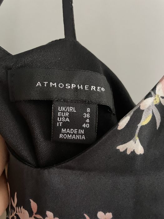 Секси сатенена рокля с дантела