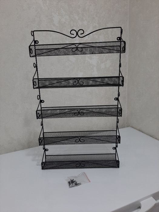 продаю полку для цветов и для ванн