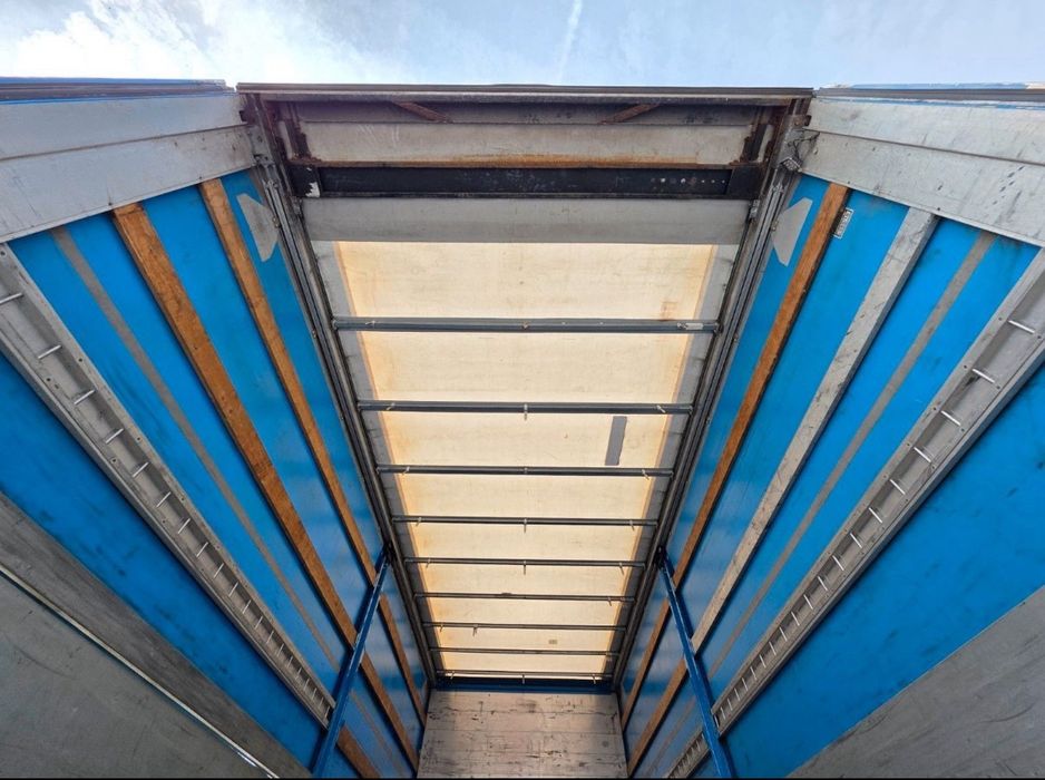 Каросерия с падащ борд/тристранна щора