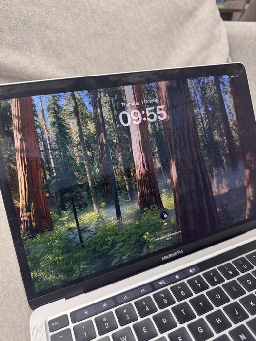 Продам MacBook Pro 13″ на чипе Apple M1.