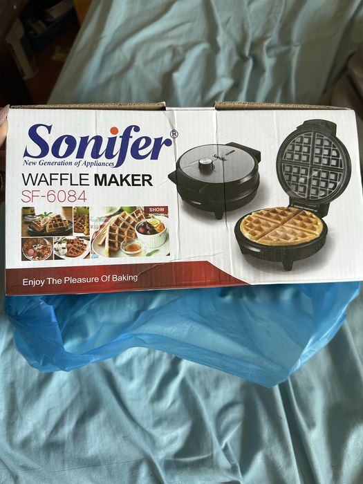 Вафельница новая