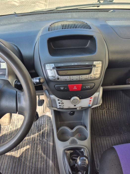 Vând Toyota Aygo  1.0