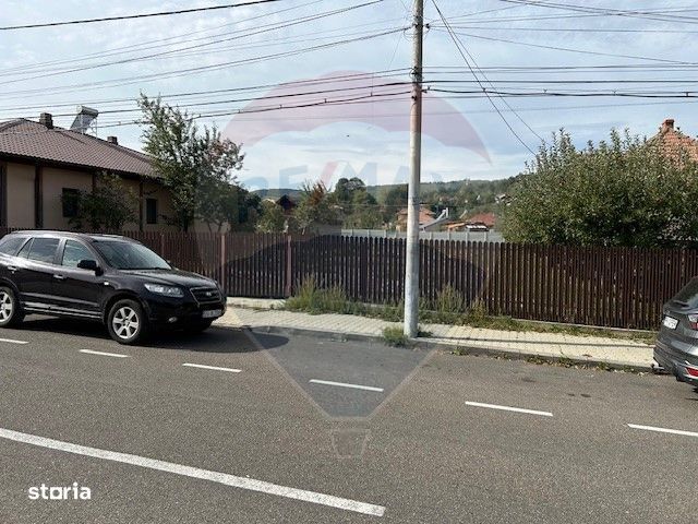 Casă tradițională + teren generos, în centrul Măneciu lângă Primărie