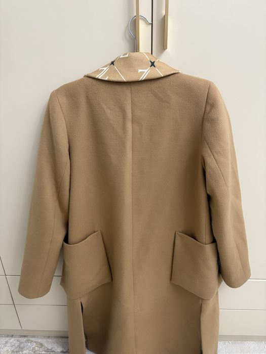 Продам пальто карамельный