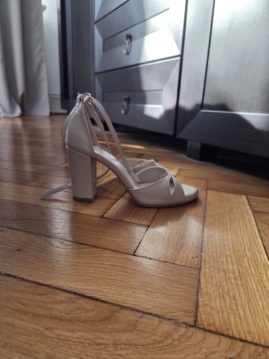 Sandale nude nr 36