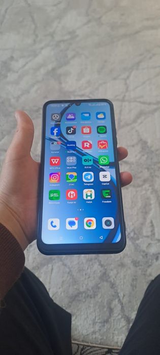 Продам телефон .