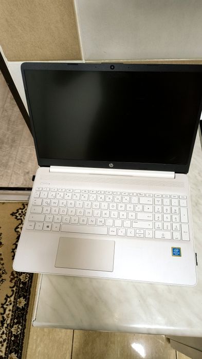 Vând laptop HP complet funcțional