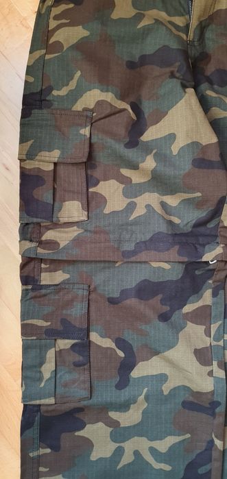 BROKEN PLANET, камуфлажен панталон, нов, S