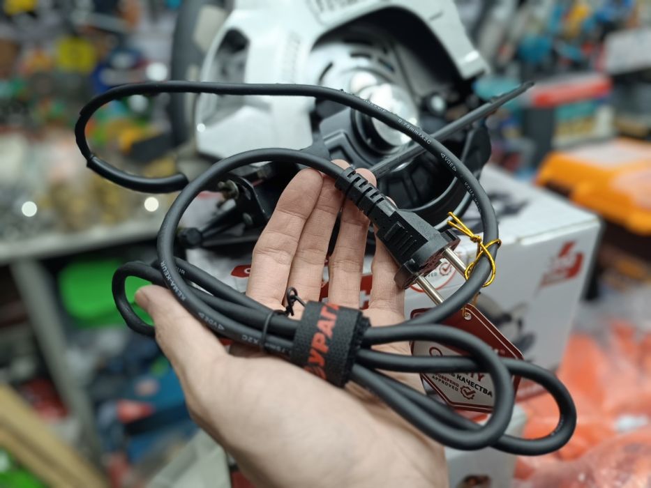 Циркулярка 2350w Циркулярная пила serkularka пчелка