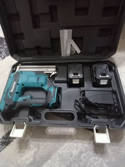 Гвоздезабивной пистолет.