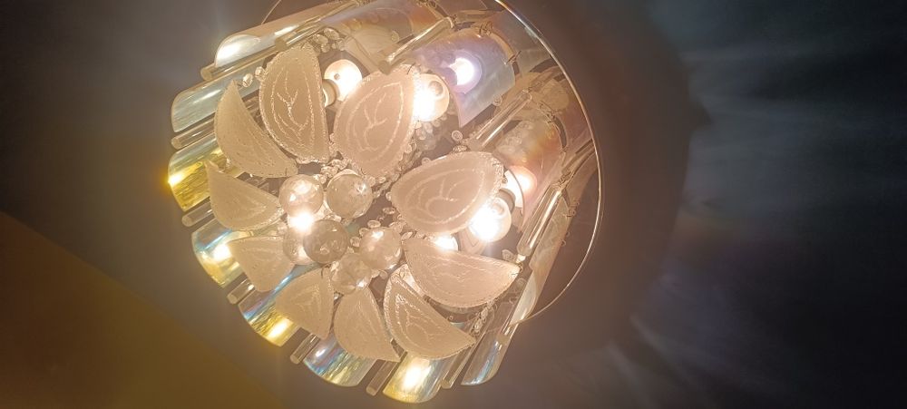 Люстра с пультом управления