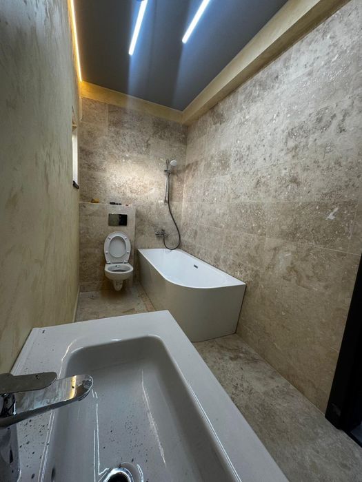 Casa de vanzare , 3 dormitoare , terasa acoperita