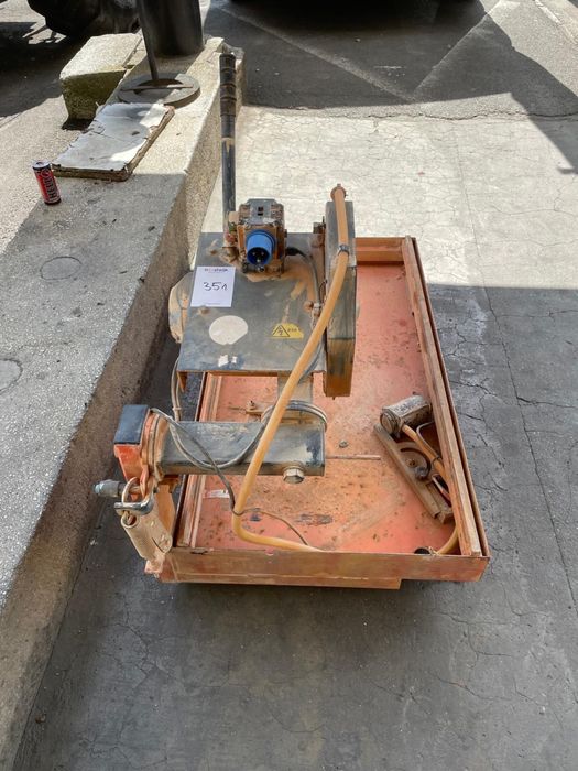 Vand scule pentru constructii